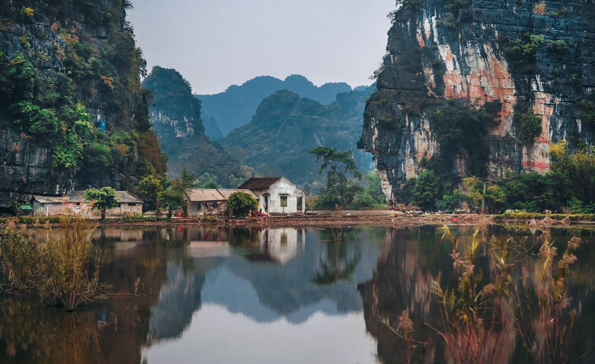 Discover Vietnam - background banner